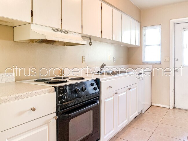 Building Photo - McLean Fairway 3036B