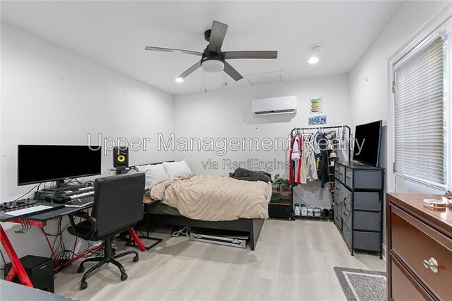 Building Photo - 7512 Freret St