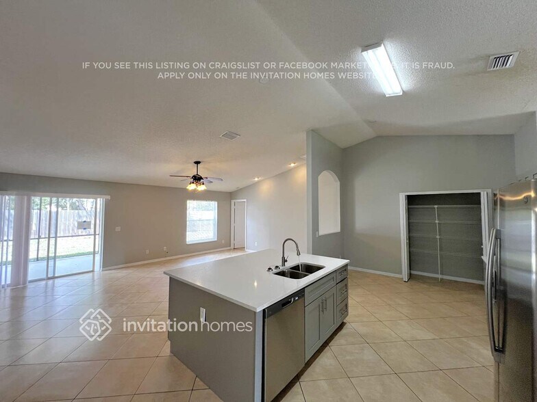 Building Photo - 5316 NW Acmar Ct