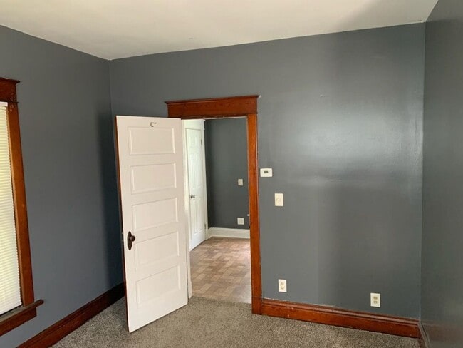 Building Photo - MOVE-IN SPECIAL!!! 1/2 OFF 1ST MONTH OF RENT