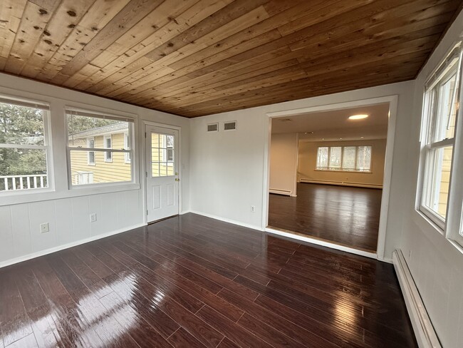 Building Photo - 123 Worthington Rd