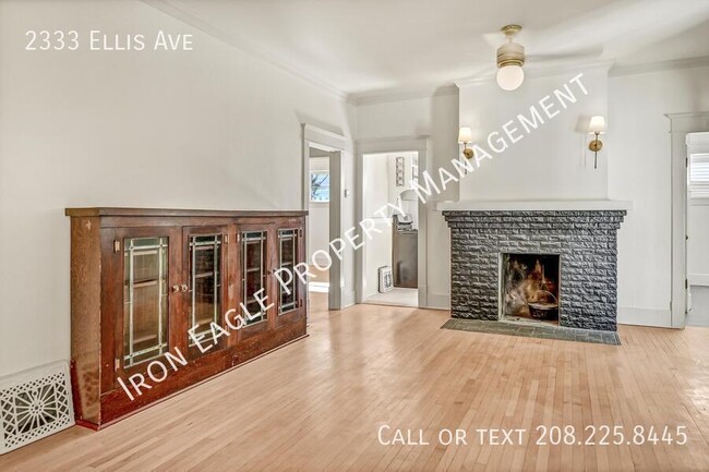 Building Photo - 2333 Ellis Ave