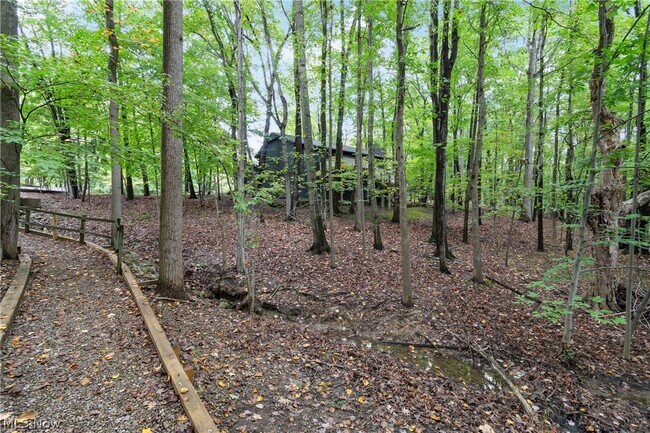 Building Photo - 17767 Falling Leaves Rd