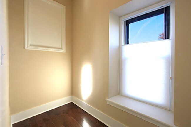 Building Photo - Merchants Lofts II