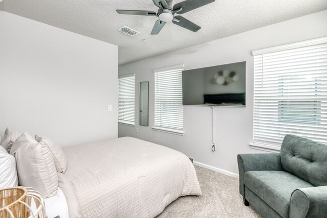 Building Photo - 1063 Farwell St