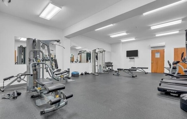 Building Photo - DIUMVILLE