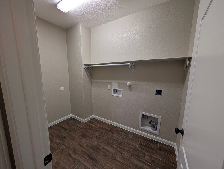 Building Photo - 13302 Frio Parke