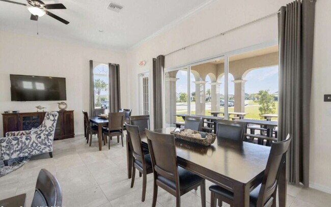 Building Photo - 3 bedroom Loren Cove Unit with Access to A...