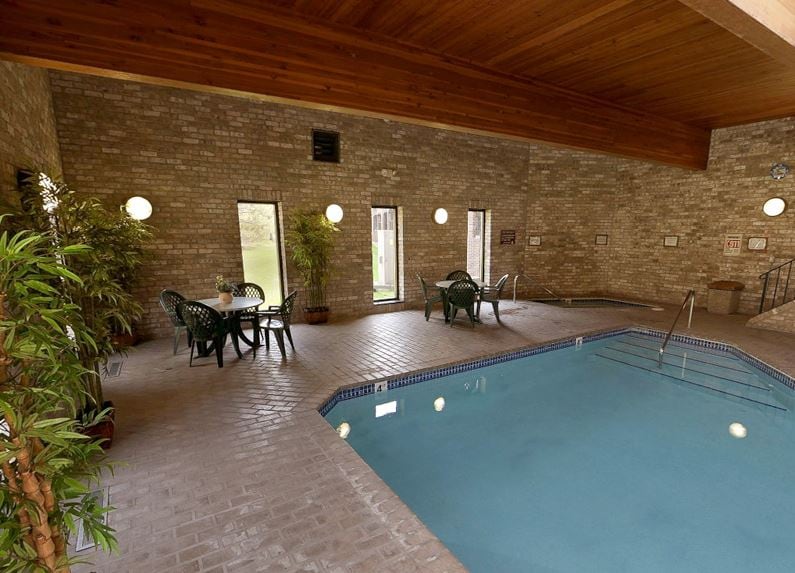 The Parkshore Apartments of Arden Hills 1717 Parkshore Dr Arden Hills