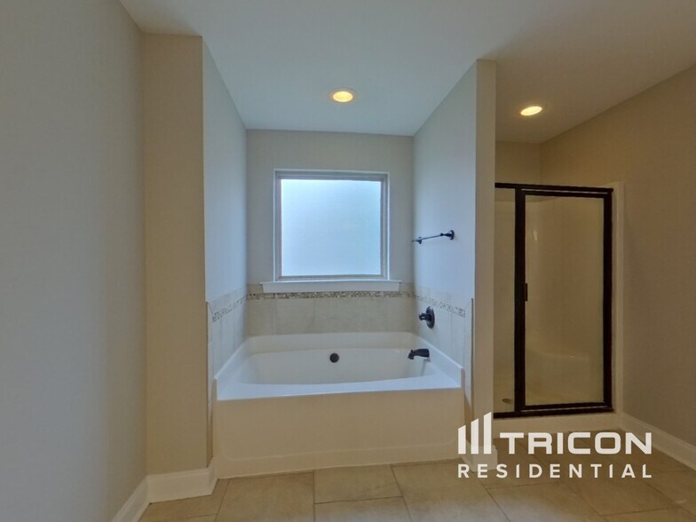Building Photo - 286 Palamon Dr