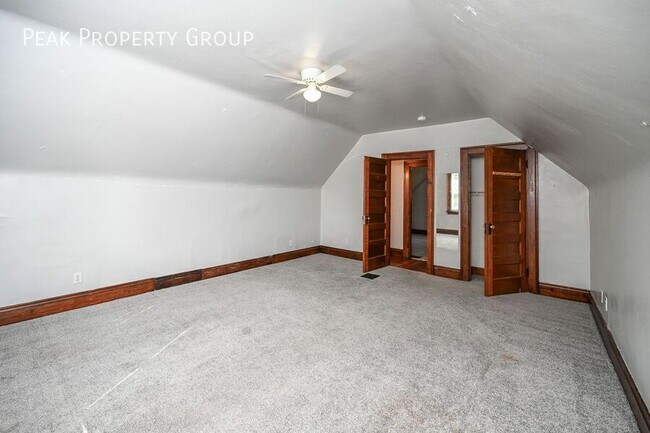 Building Photo - 2125 W Clifton Ave