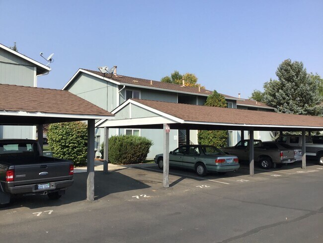 Building Photo - Apartment in Carson Park Condominium