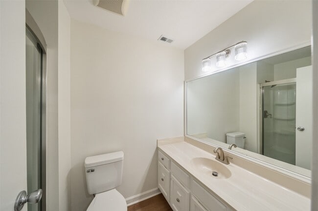 Building Photo - 3018 Sycamore Springs Dr