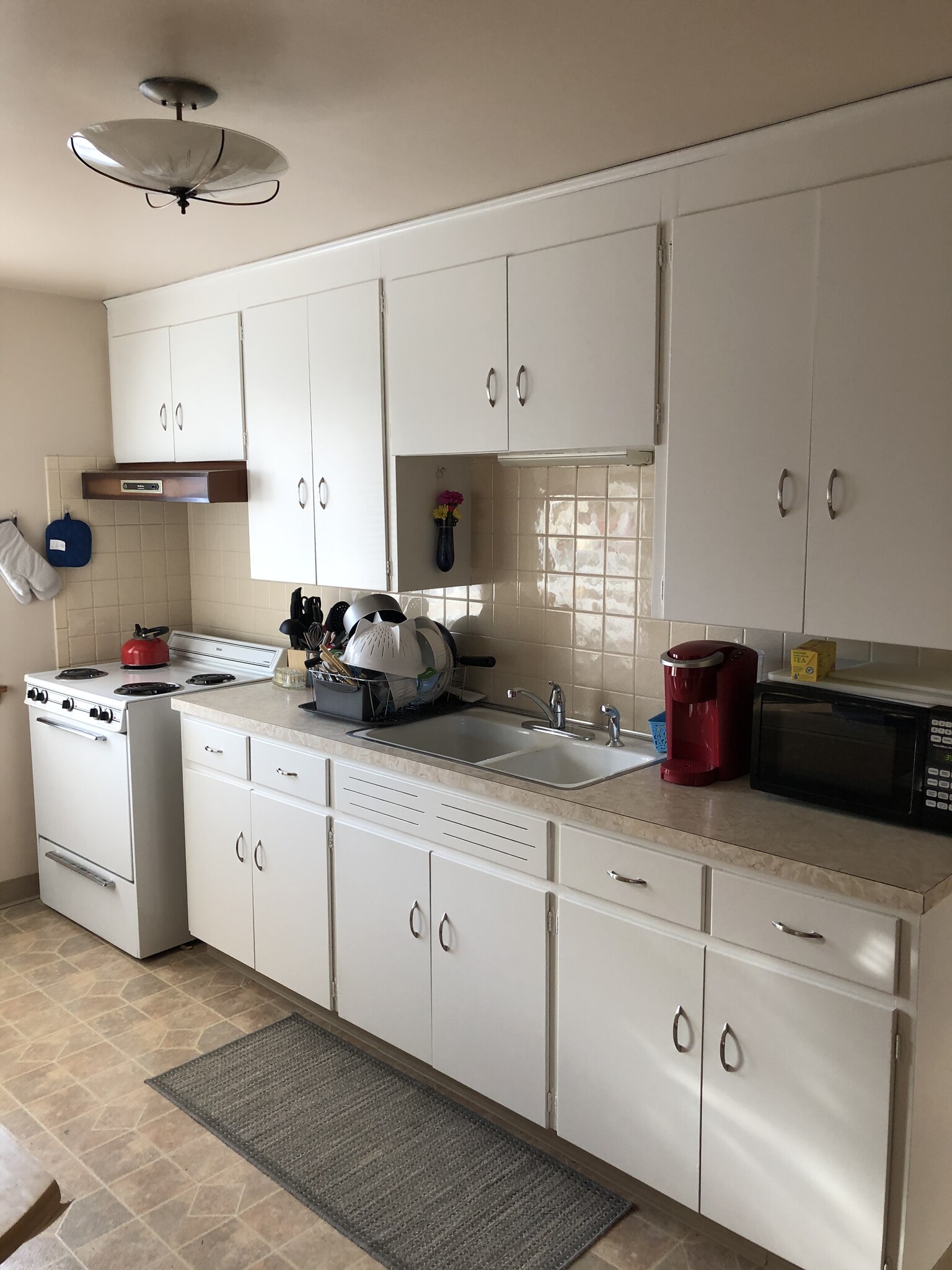 Kitchen - 27 Forrestal Ln