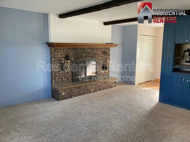 Building Photo - 257 S Regis Rd