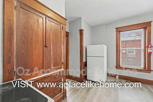 Building Photo - 3523 St John Ave