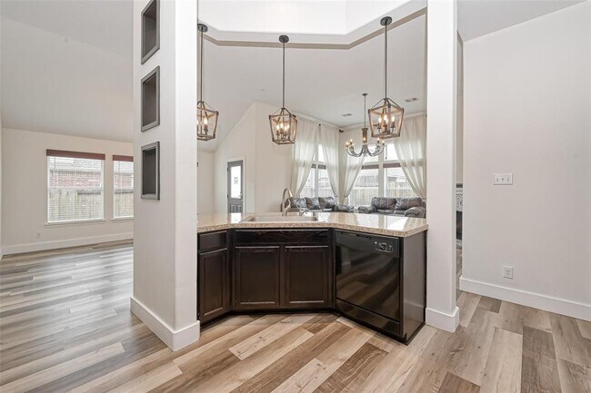 Building Photo - 3618 Hera Dr