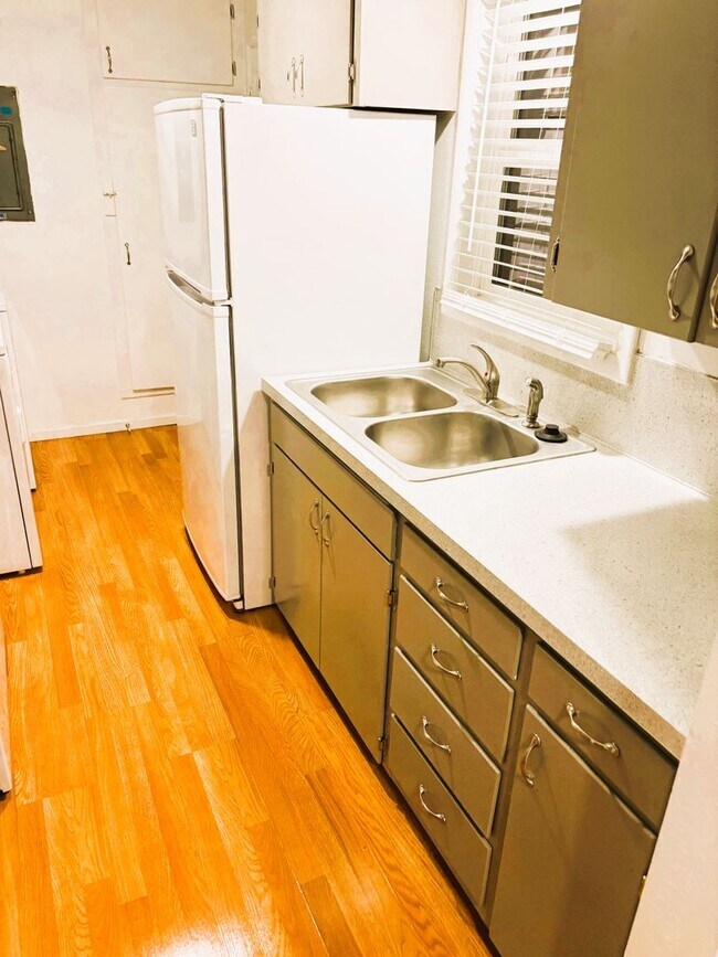 Building Photo - Welcome Home!