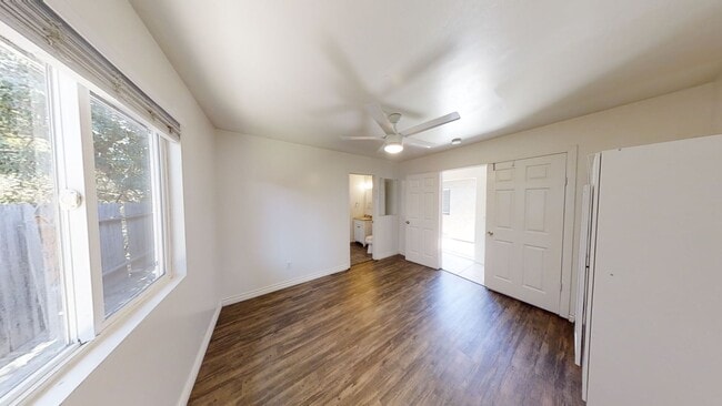 Building Photo - 7BD/3BA, Big Driveway!! (Lease out, pendin...
