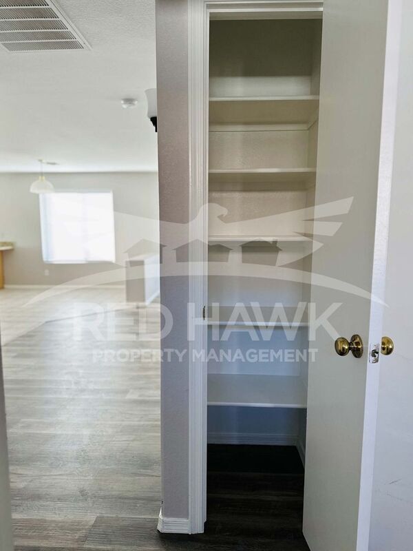 Building Photo - 1798 E Carla Vista Dr
