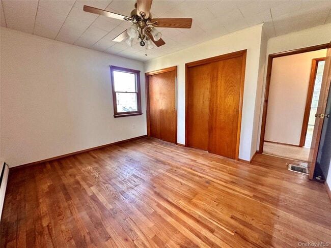 Building Photo - 10 Smith St