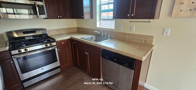 Building Photo - 3 bed 2 bath north end of town