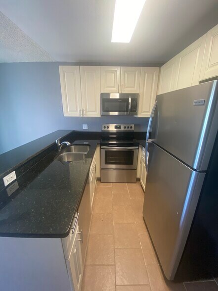 Building Photo - 11303 Grandville Dr