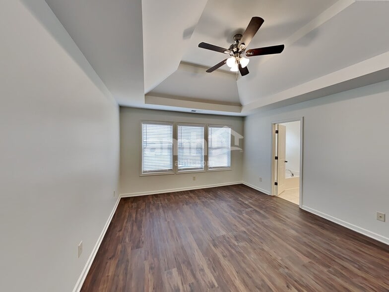 Building Photo - 429 Belmont Way