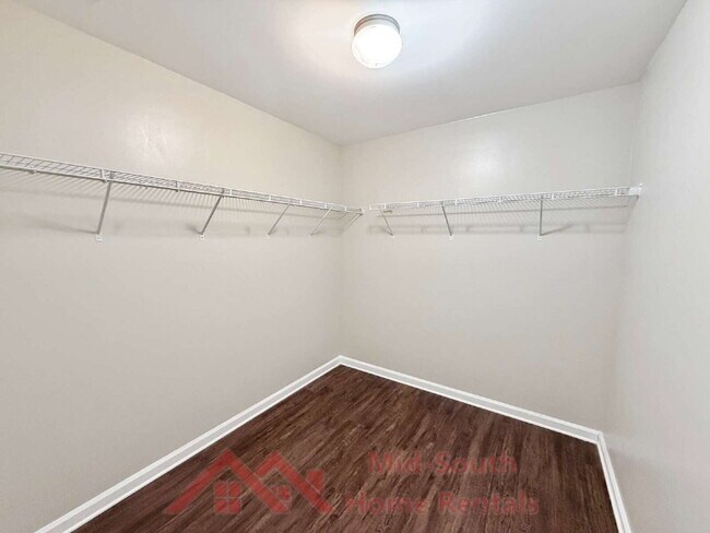 Building Photo - 5626 Tulip Tree Dr