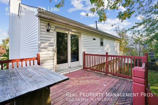 Building Photo - 6123 Plainville Ln