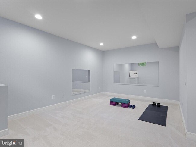 Building Photo - 904 Locust St