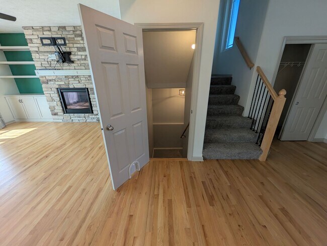 Building Photo - 5011 Clearwater Dr
