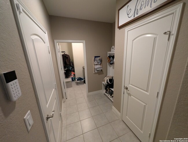 Building Photo - 7631 Pecos Rdg