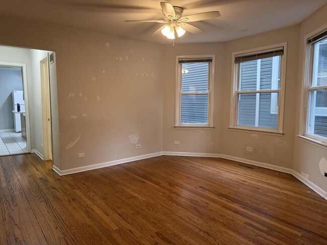 Building Photo - 3846 N Janssen Ave