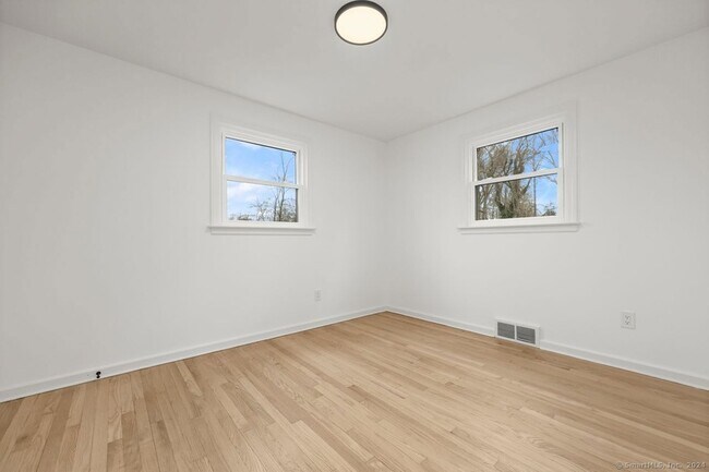 Building Photo - 141 Ridgewood Dr
