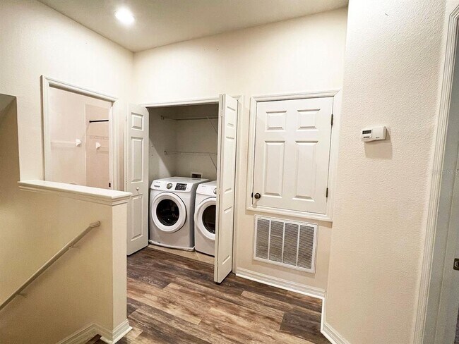 Building Photo - 4218 Via Piedra Cir