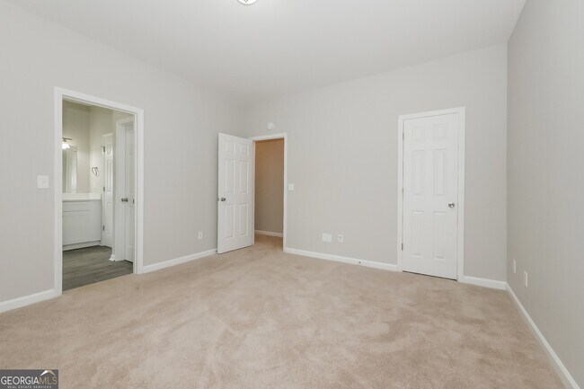 Building Photo - 70 Roundtree Xing