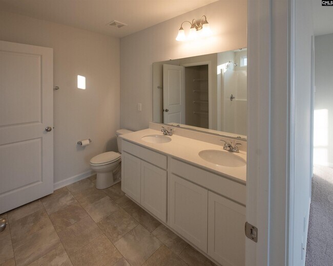 Building Photo - 3024 Hallsdale Dr