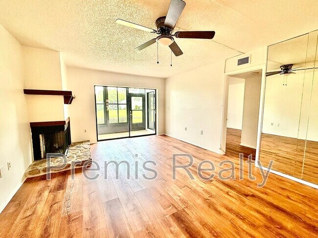 Building Photo - 141 Lakeside Dr