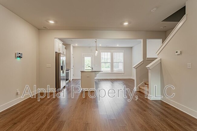 Building Photo - 32 Mardale Ln