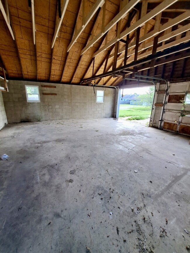 Building Photo - 625 Rice St