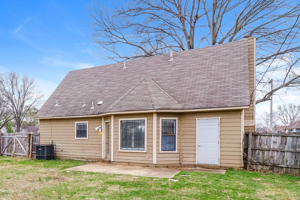 Building Photo - 2691 Country Lawn Cove