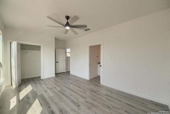 Building Photo - 2066 Dry Creek