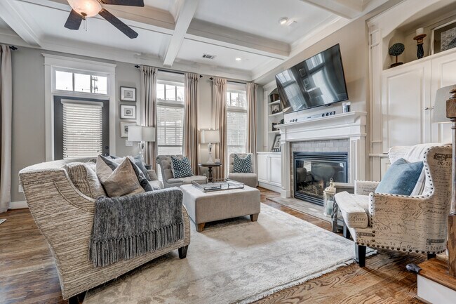 Building Photo - 2114 W Village Xing