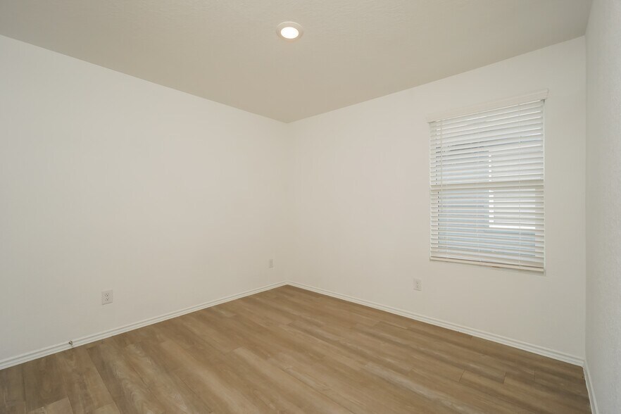 Building Photo - 4243 Southton Mere