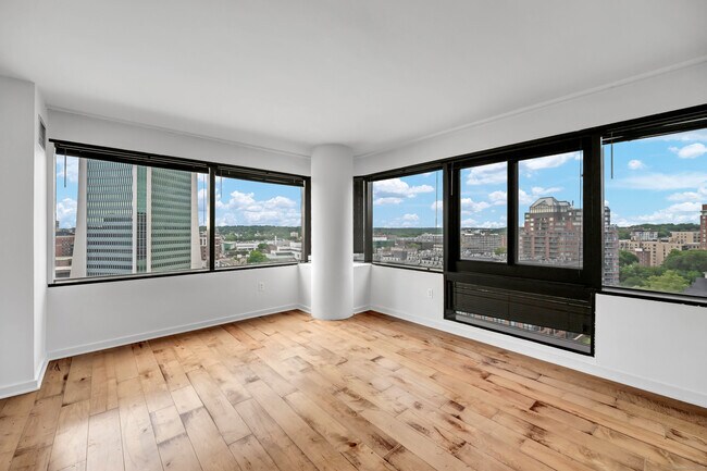Building Photo - 127 Greyrock Pl