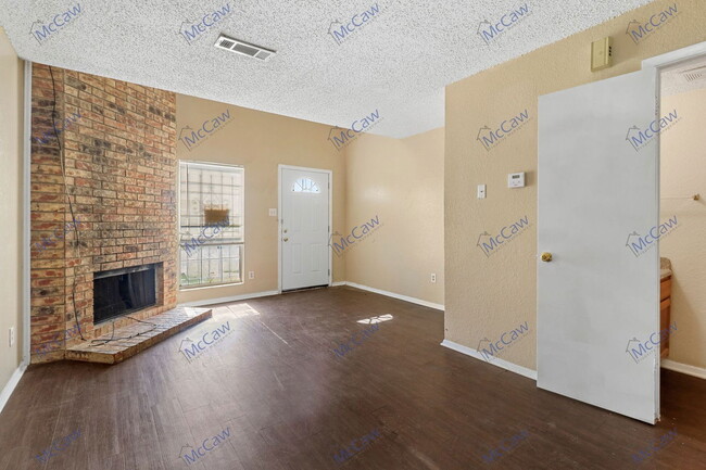 Building Photo - 9487 Olde Village Ct