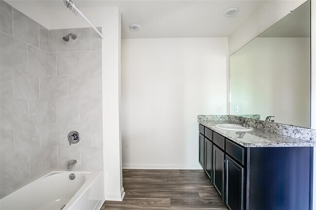 Building Photo - 18713 Quiet Range Dr