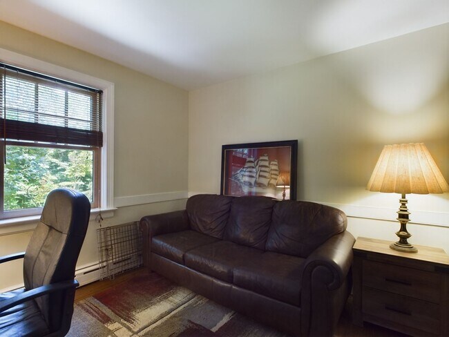 Building Photo - 5301 Bemiss Ct