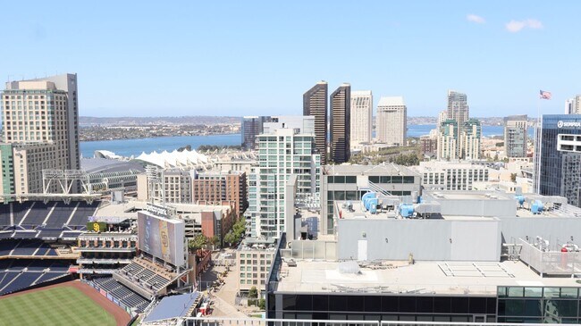 Building Photo - Downtown San Diego 1 bedroom 1 bath apartment For Rent